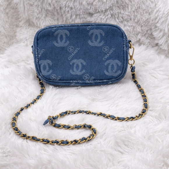 CHANEL Handbags - Chanel Blue Denim CC Crossbody Bag GWP purse with Dustbag NEW